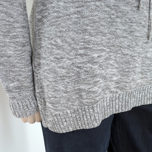 Roxy Gray and White Long Sleeve Top - Picture 8 of 13